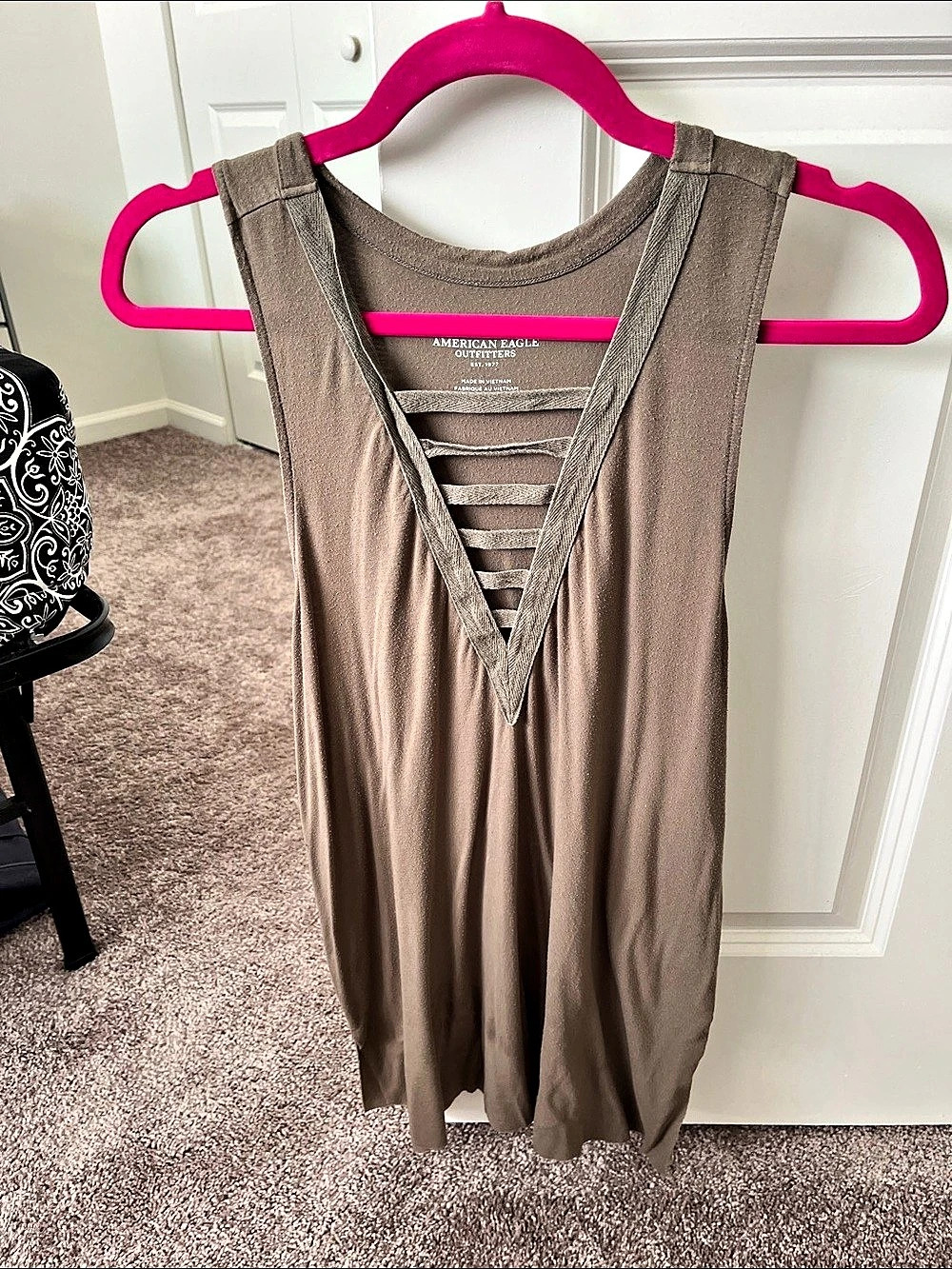 American Eagle Green Sleeveless Lace-Up Tank Top